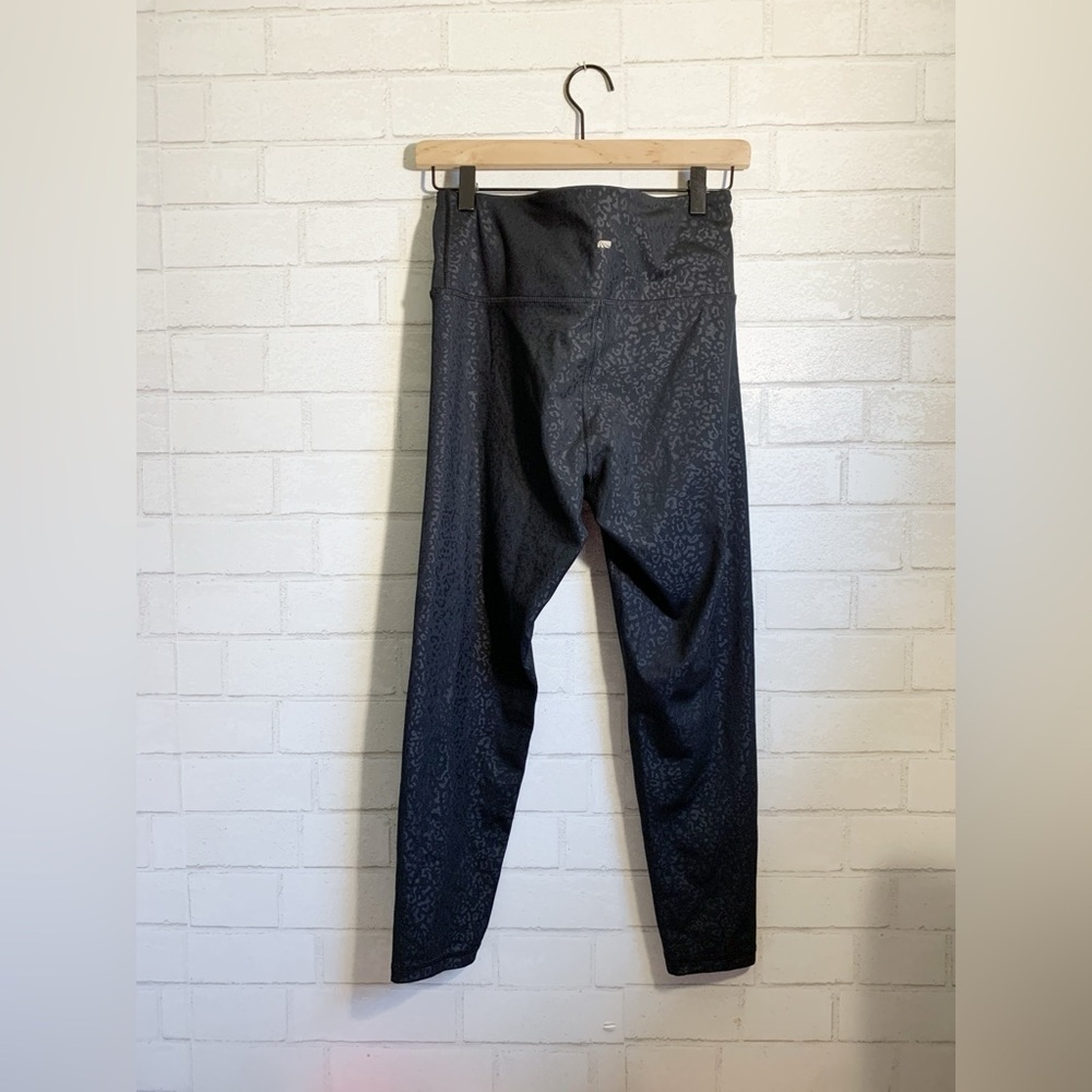 $3/20 Women’s Marika Black Shiny Leopard Activewear Leggings - Picture 3 of 5